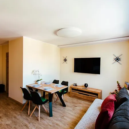 Apartment Vacationclub - Gierczak 15 10 *